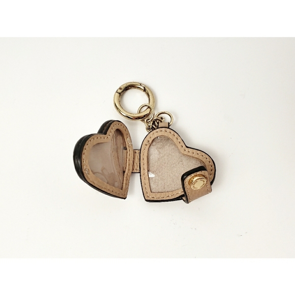 Calvin Klein | Heart Photo Keychain - Picture 2 of 5